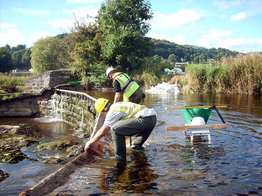 30/09/2021 New Crest Boards for Settle Weir